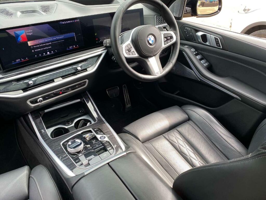 BMW X7 M Sport Black #2