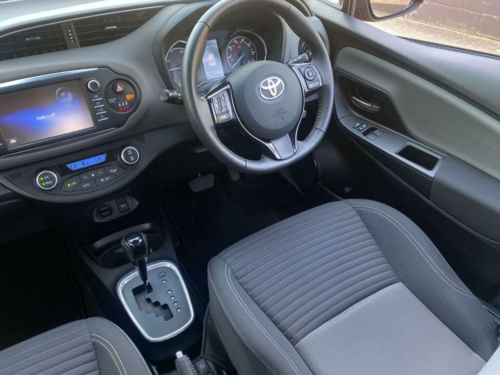 Toyota Yaris Icon Tech Red #2