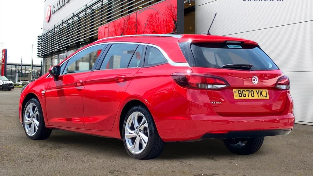 Vauxhall Astra Turbo Elite Nav Hatchback Euro 6 Red #4