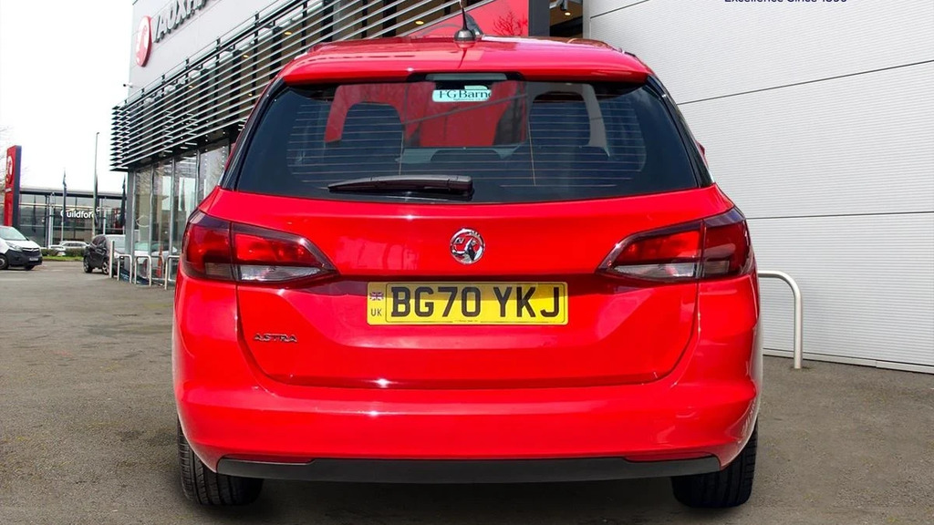 Vauxhall Astra Turbo Elite Nav Hatchback Euro 6 Red #3