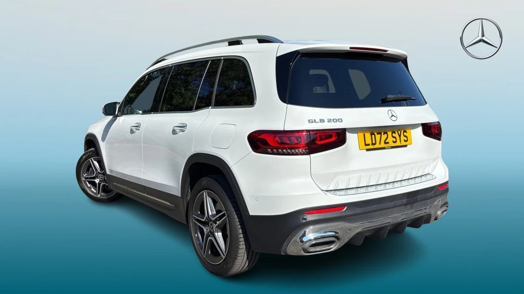 Mercedes-Benz GLB Class Glb 200 Amg Line Premium White #2