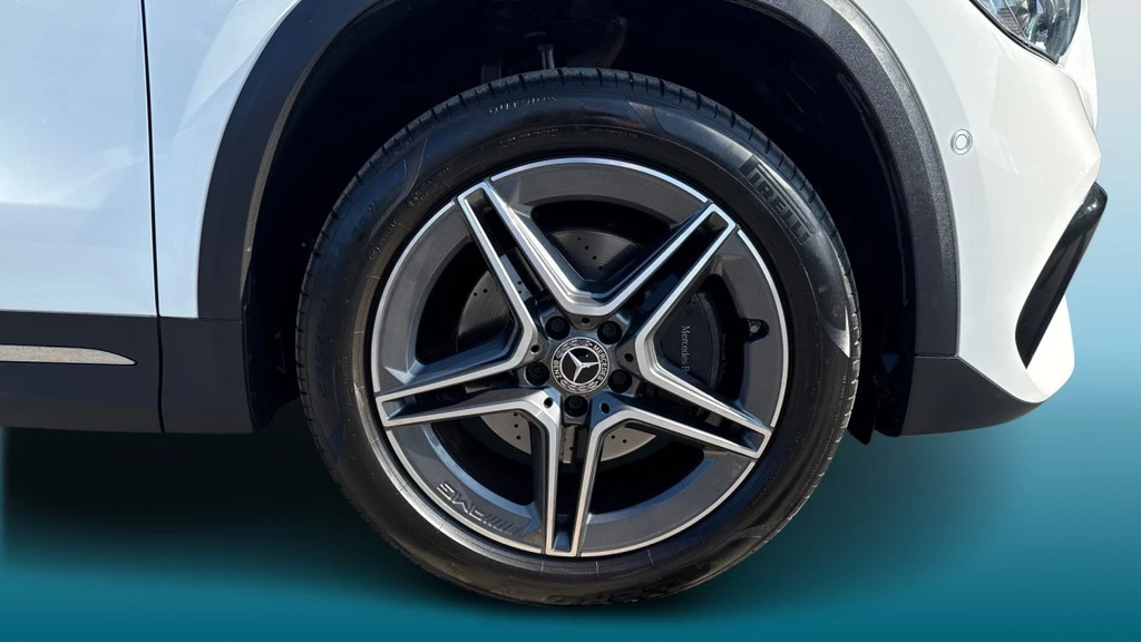 Mercedes-Benz GLA Class Gla 200 Amg Line Premium White #5