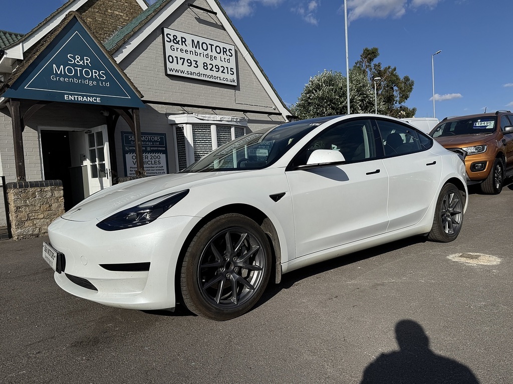 Tesla Model 3 Saloon GJ23XDF White #3