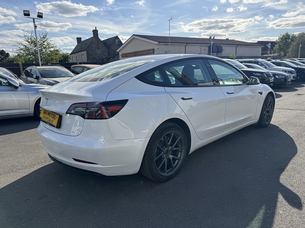 Tesla Model 3 Saloon GJ23XDF White #5