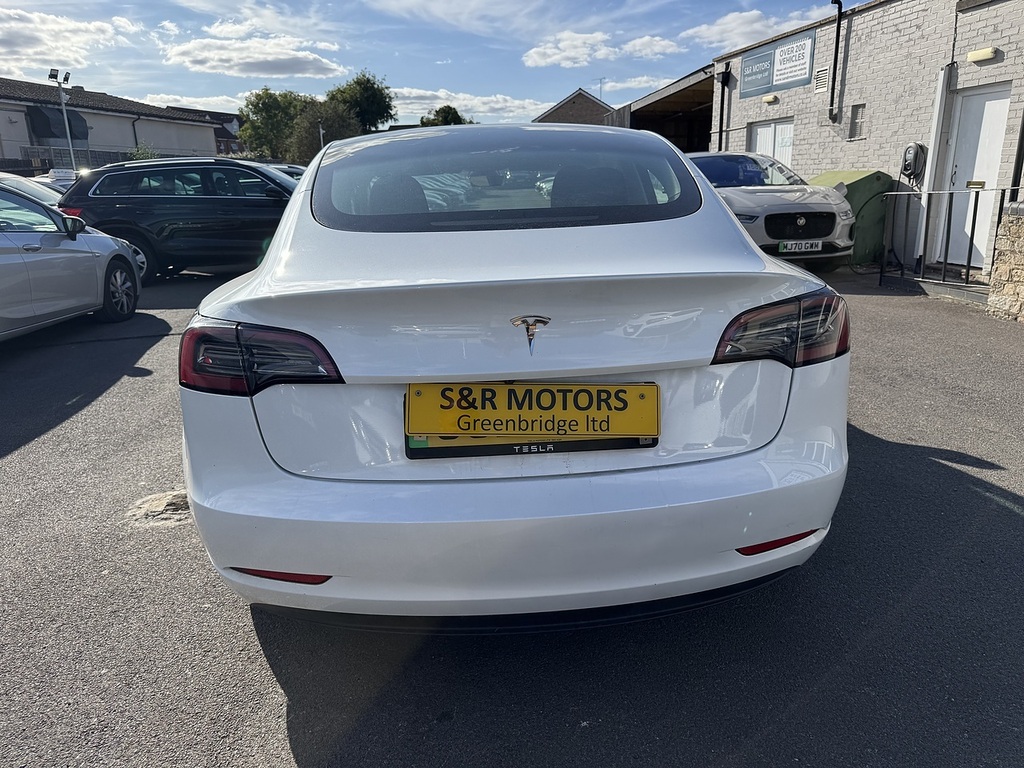 Tesla Model 3 Saloon GJ23XDF White #6