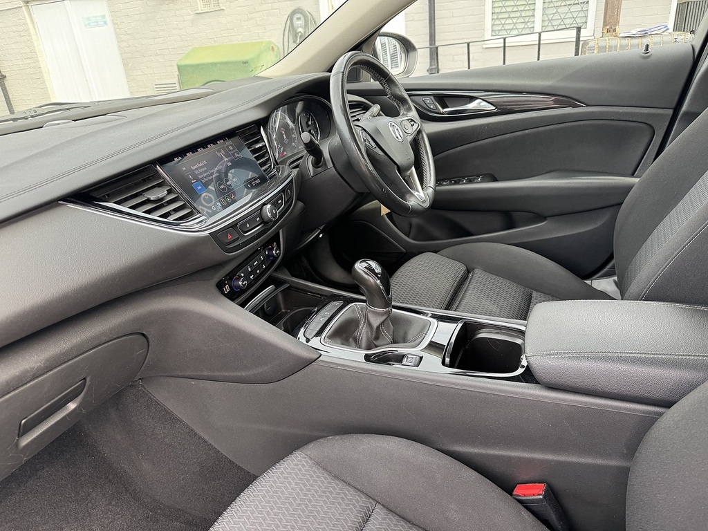 Vauxhall Insignia Vauxhall Grand Spo 1.5 Turbo D Design Silver #26