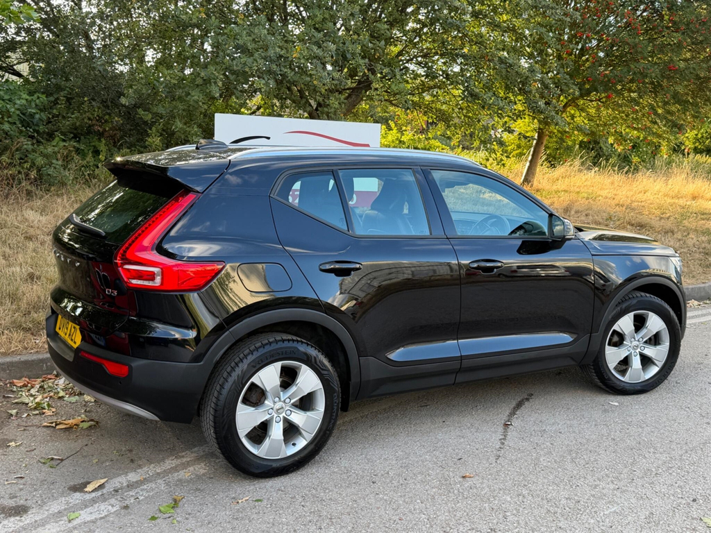 Volvo XC40 2.0 D3 Momentum Euro 6 Ss Black #4