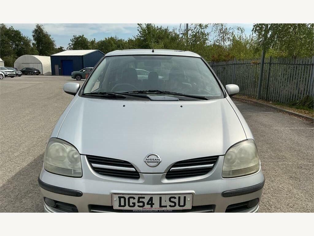 Nissan Almera Tino 1.8 Se Silver #2