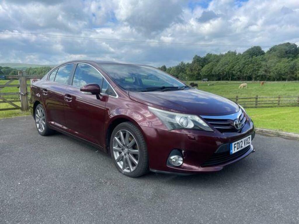 Toyota Avensis 2.2 D-4d T Spirit Euro 5 Red