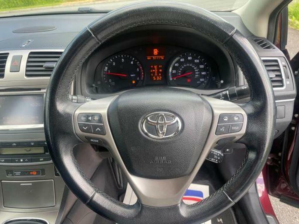 Toyota Avensis Red #12