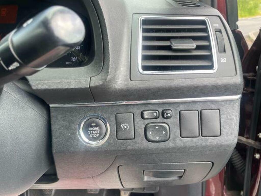 Toyota Avensis Red #11
