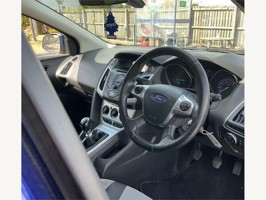 Ford Focus 1.0T Ecoboost Zetec S Estate Eur Red #10