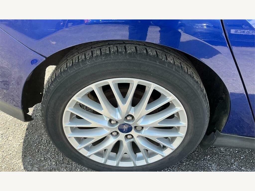 Ford Focus 1.0T Ecoboost Zetec S Estate Eur Red #9