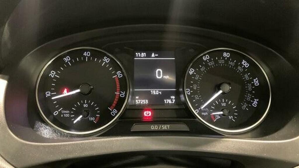 Skoda Rapid Spaceback 1.2 Tsi Se Sport Hatchback Euro White #12