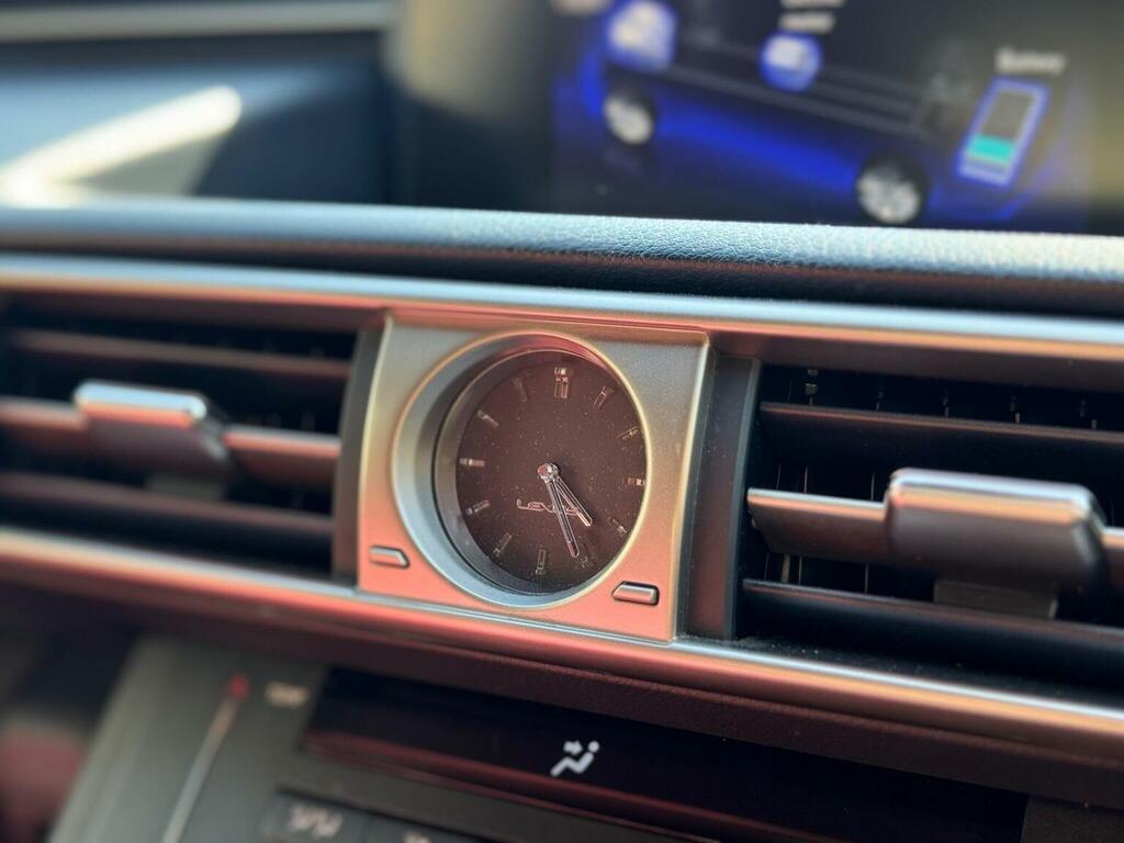 Lexus IS Lexus 300H F-sport Cvt Saloon White #30
