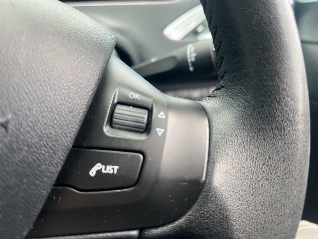 Peugeot 2008 1.6 Bluehdi 100 Allure Grey #21