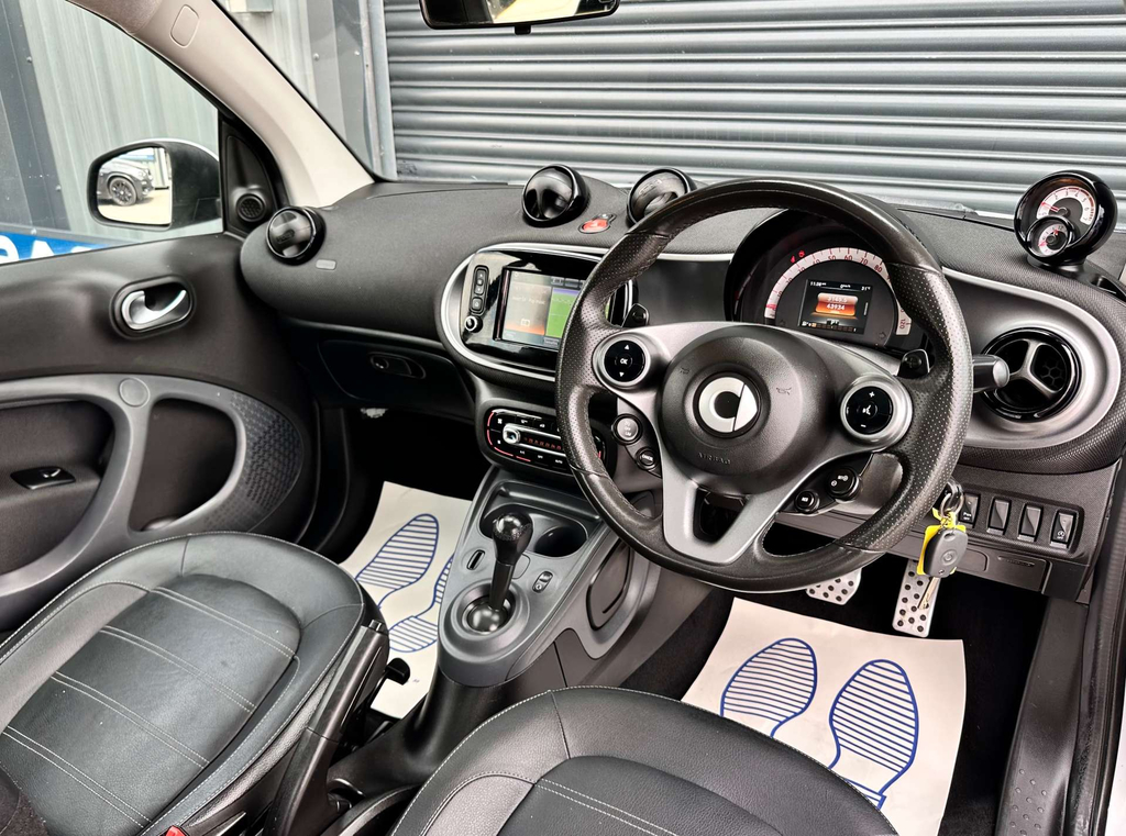 Smart Fortwo Edition White #3