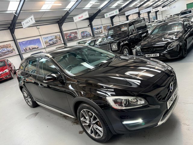 Volvo V60 Cross Country 2.4 D4 Lux Nav Awd Euro 6 S S Black #2