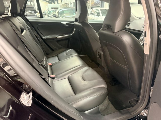 Volvo V60 Cross Country D4 Lux Nav Winter Pack Front And Rear White #31