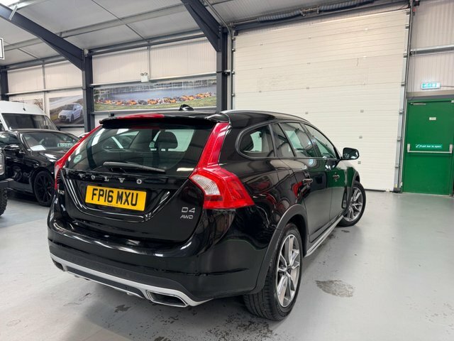 Volvo V60 Cross Country D4 Lux Nav Winter Pack Front And Rear White #15