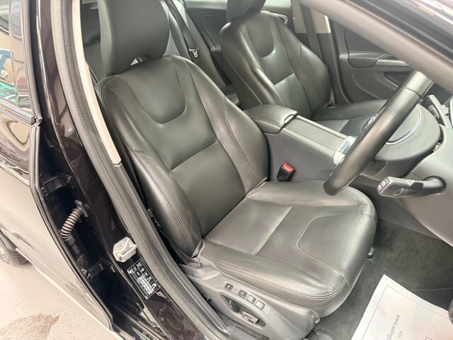 Volvo V60 Cross Country D4 Lux Nav Winter Pack Front And Rear White #30