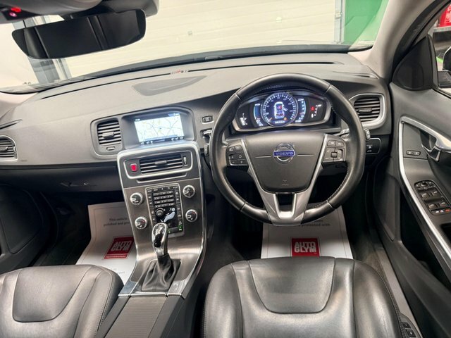 Volvo V60 Cross Country D4 Lux Nav Winter Pack Front And Rear White #10