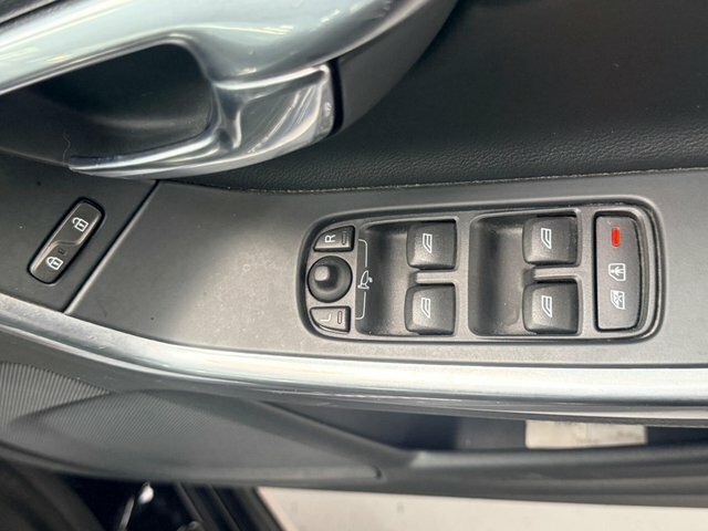 Volvo V60 Cross Country D4 Lux Nav Winter Pack Front And Rear White #28