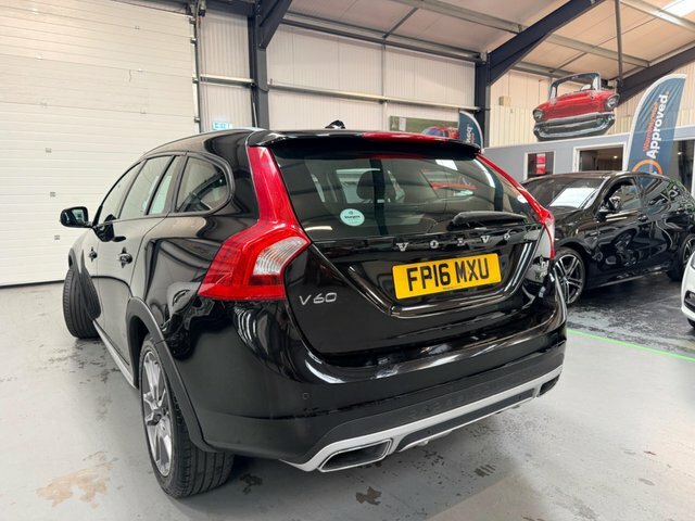 Volvo V60 Cross Country D4 Lux Nav Winter Pack Front And Rear White #9