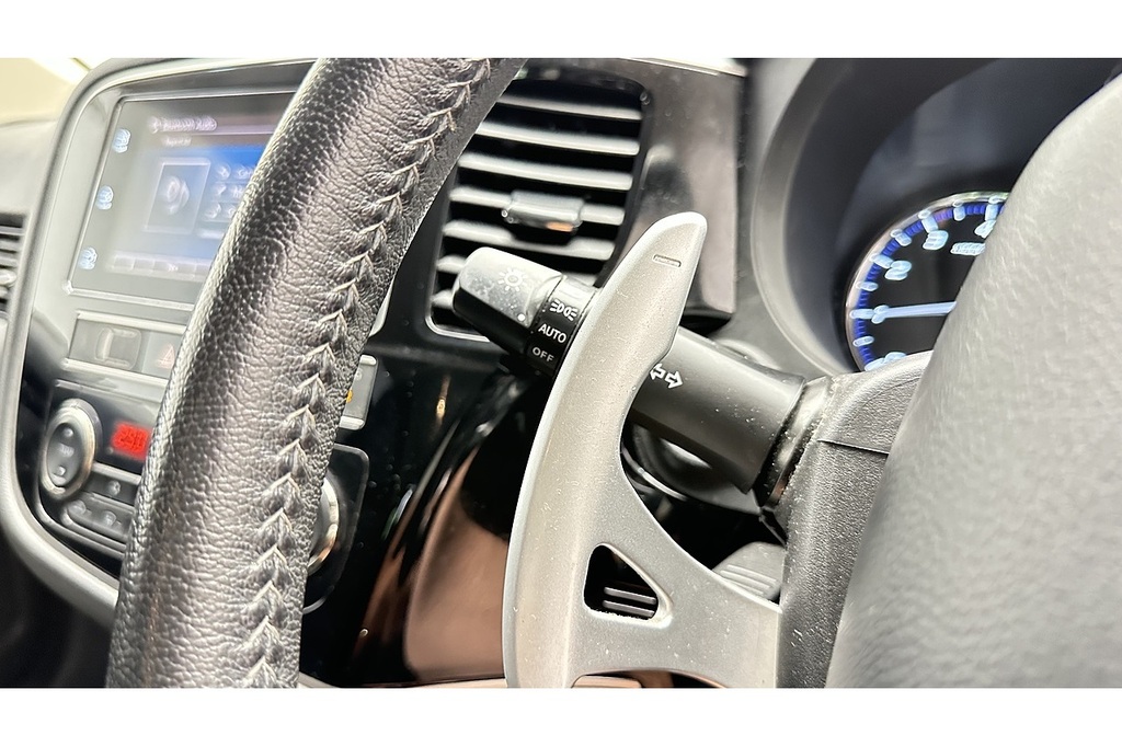 Mitsubishi Outlander Outlander 4 Cvt White #28