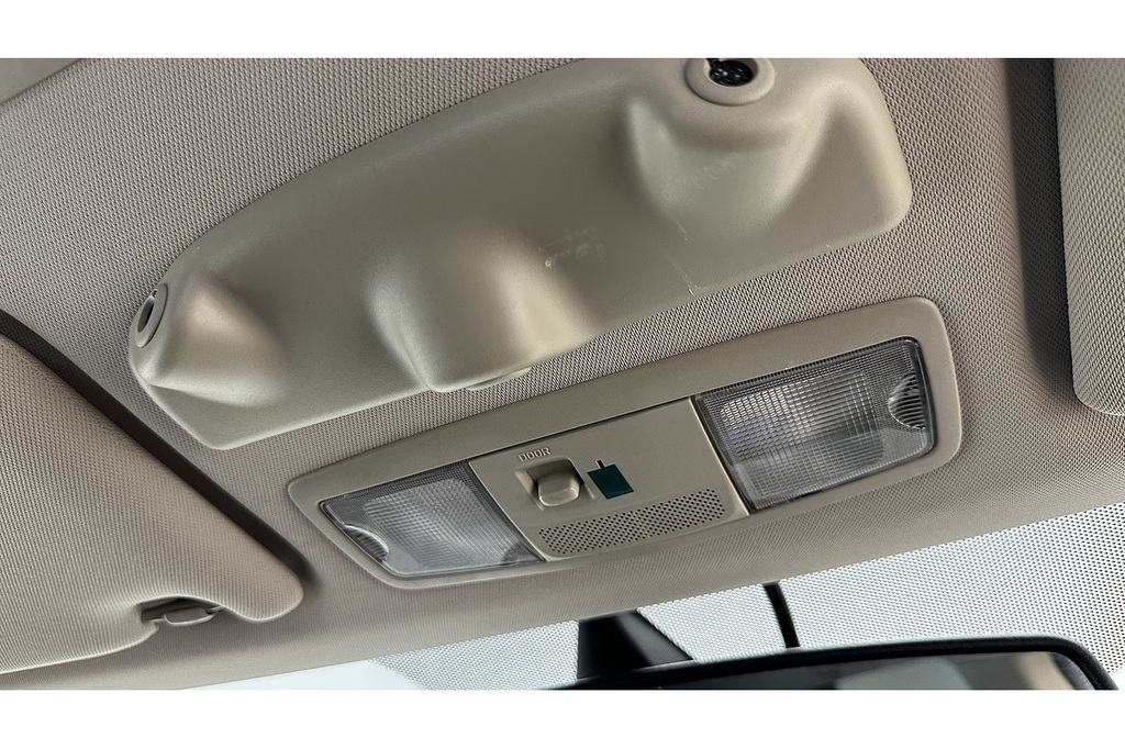 Mitsubishi Outlander Outlander 4 Cvt White #40