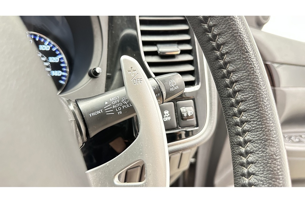 Mitsubishi Outlander Outlander 4 Cvt White #29
