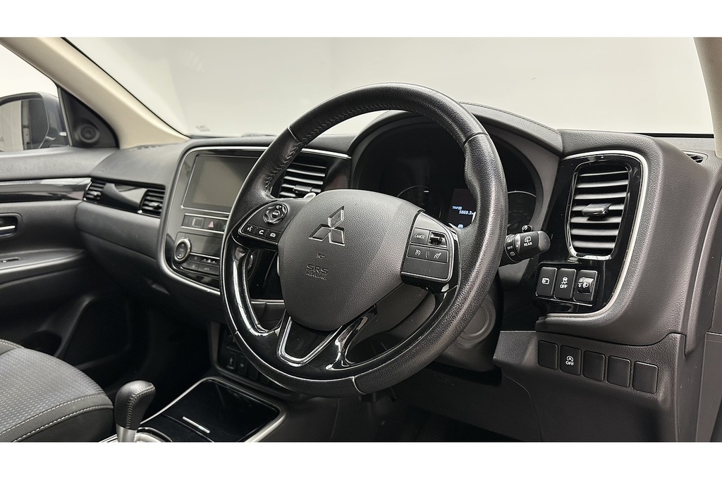 Mitsubishi Outlander Outlander 4 Cvt White #24