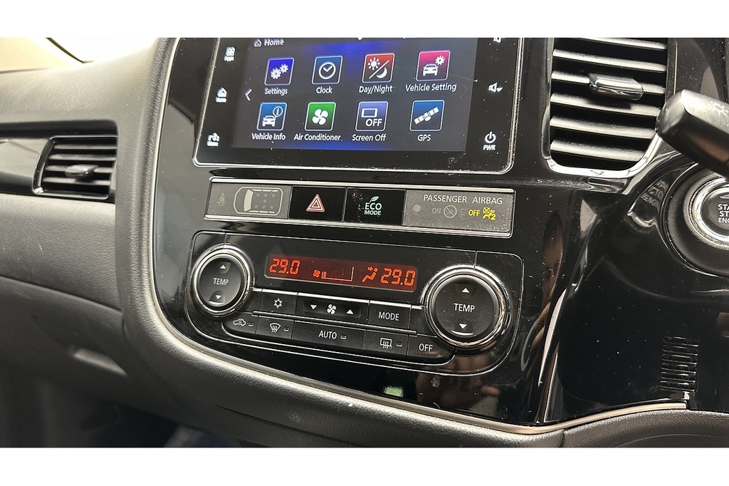 Mitsubishi Outlander Outlander 4 Cvt White #36