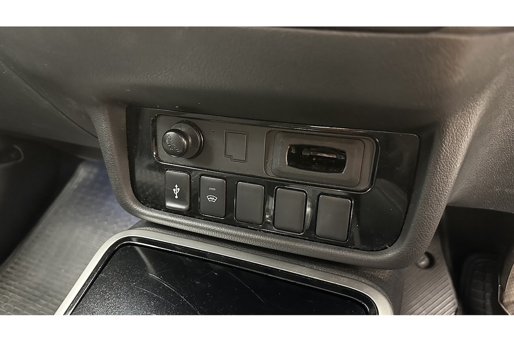Mitsubishi Outlander Outlander 4 Cvt White #37