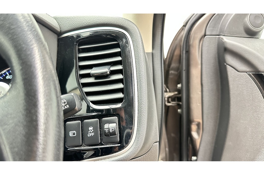 Mitsubishi Outlander Outlander 4 Cvt White #26