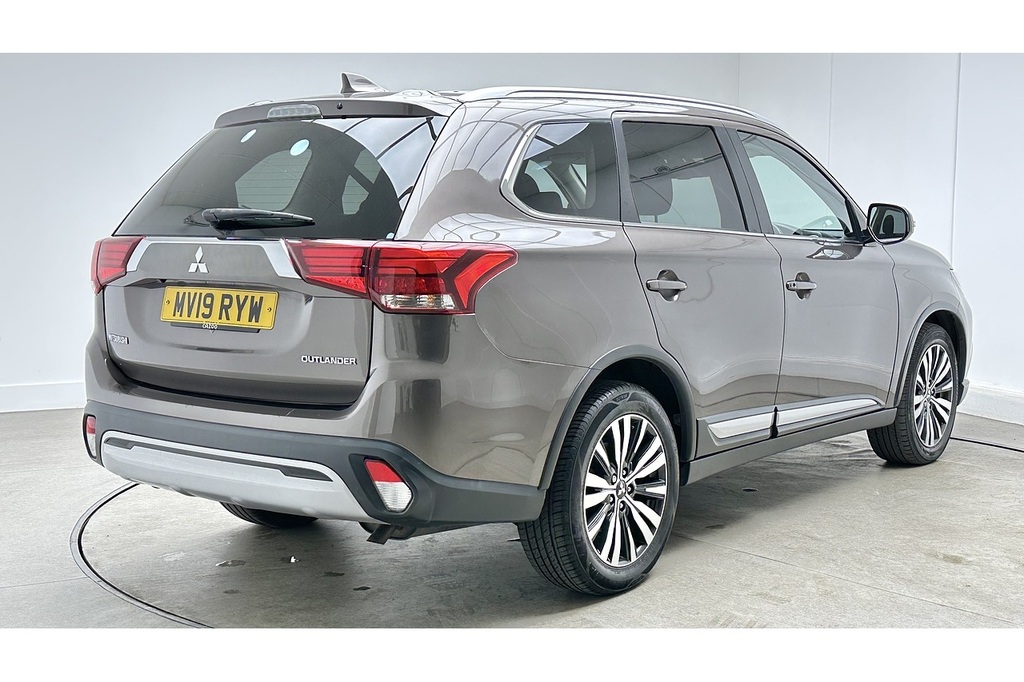Mitsubishi Outlander Outlander 4 Cvt White #8
