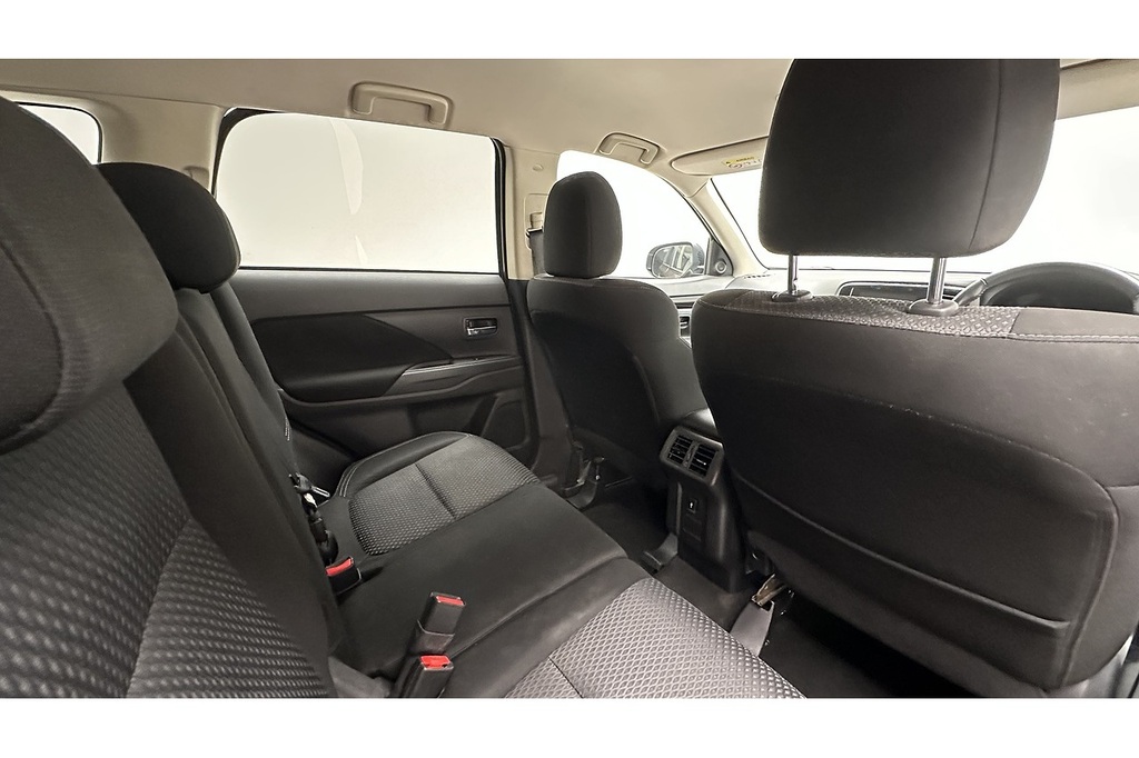 Mitsubishi Outlander Outlander 4 Cvt White #20