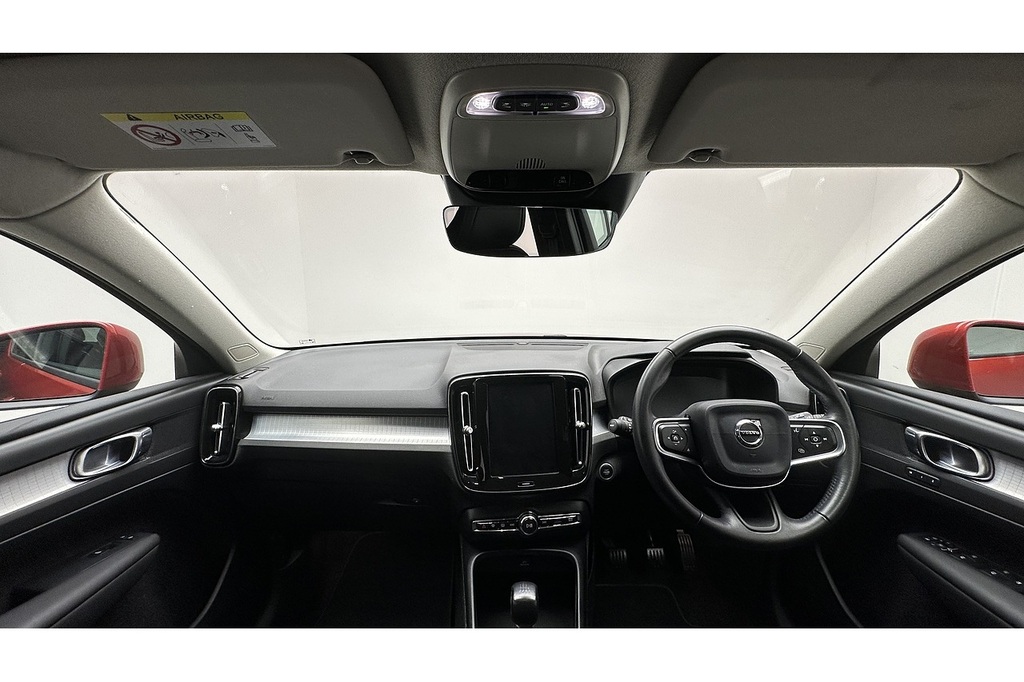 Volvo XC40 T3 Momentum Pro Red #2