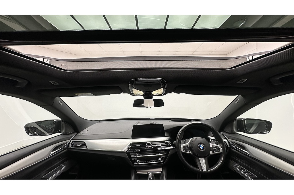 BMW 6 Series Gran Turismo 640I M Sport Black #2