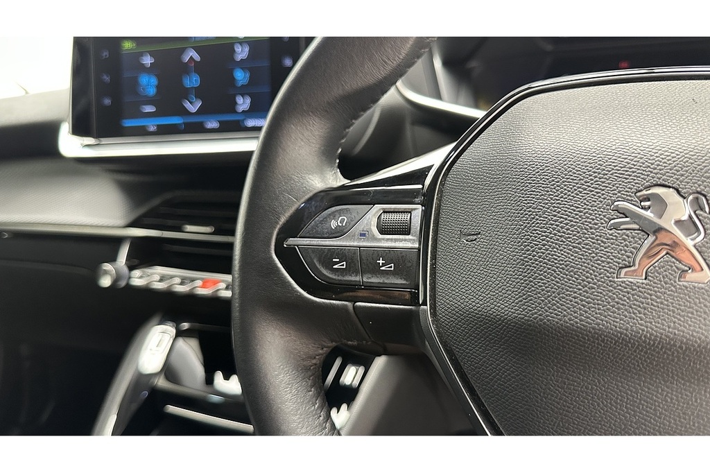 Peugeot e-2008 50Kwh Allure Premium Suv 136 Ps Grey #31