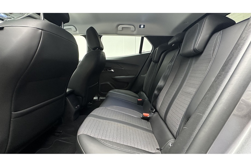 Peugeot e-2008 50Kwh Allure Premium Suv 136 Ps Grey #19