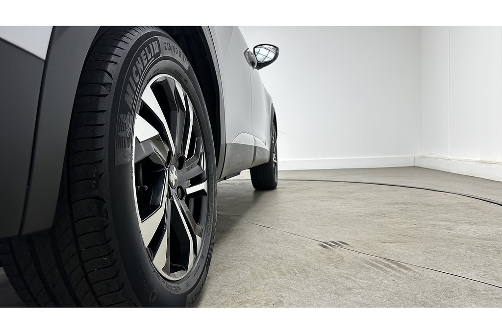 Peugeot e-2008 50Kwh Allure Premium Suv 136 Ps Grey #12