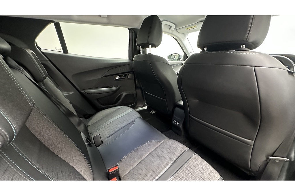 Peugeot e-2008 50Kwh Allure Premium Suv 136 Ps Grey #22