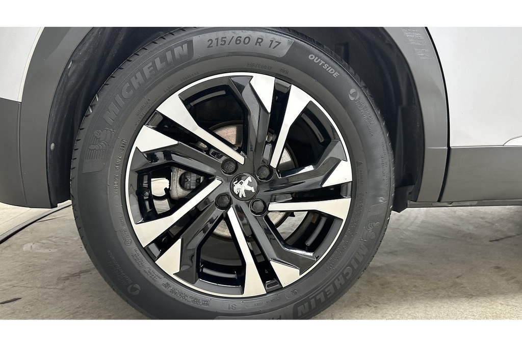 Peugeot e-2008 50Kwh Allure Premium Suv 136 Ps Grey #13