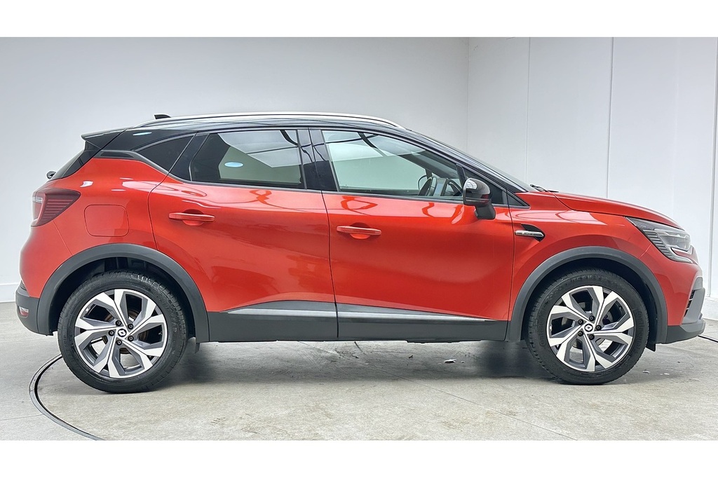 Renault Captur Mhev Rs Line Red #4