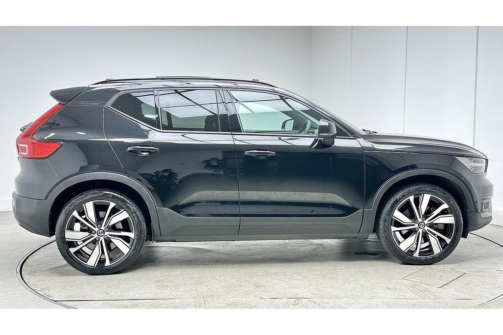 Volvo XC40 Ultimate Black #4