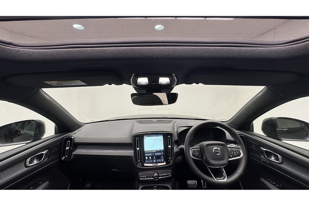 Volvo XC40 Ultimate Black #2