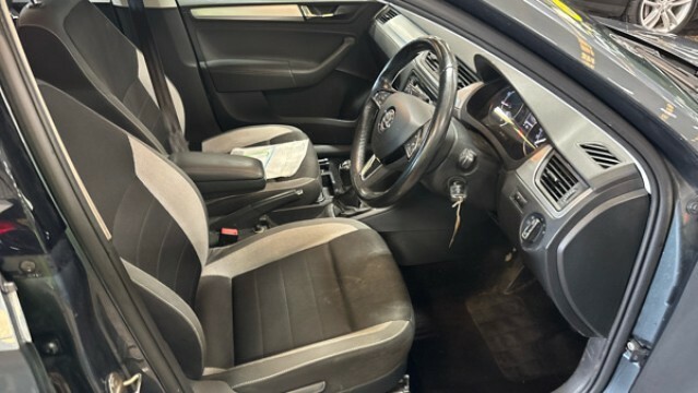 Skoda Rapid Spaceback 1.0 Tsi Se Tech GF19SWW Grey #4