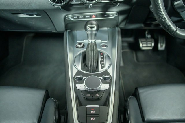Audi TT Roadster Black Edition 40 Tfsi 197 Ps S Tronic Grey #15
