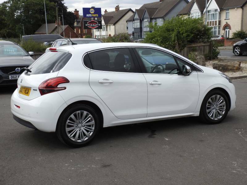 Peugeot 208 1.2 Puretech 82 Allure - 2017 67 NU67HUA White #5